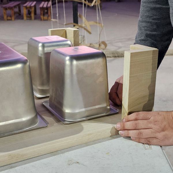 Porta charolas (Emma Perea)